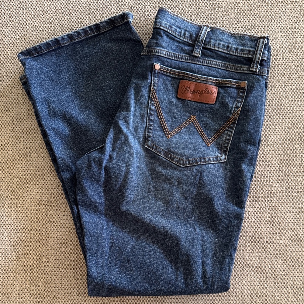 Wrangler Men's Deep Blue Bootcut Jeans